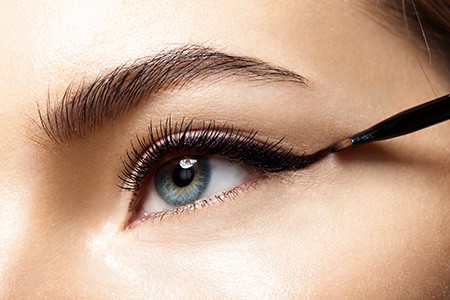 Makeup Can Cause Dry Eye in Los Angeles 1 Eyelid washing Los Angeles
