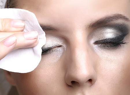 Makeup Can Cause Dry Eye in Los Angeles 3 dry eye disease Los Angeles